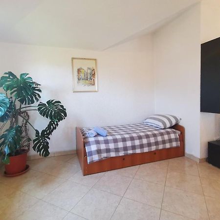 Apartman Luna Sveti Lovrec Pazenaticki Екстер'єр фото