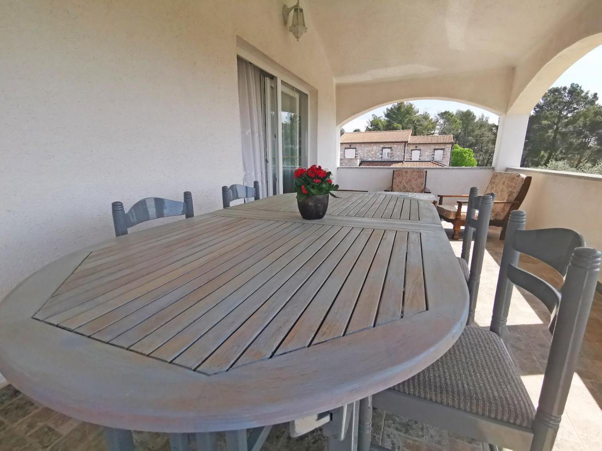 Apartman Luna Sveti Lovrec Pazenaticki Екстер'єр фото