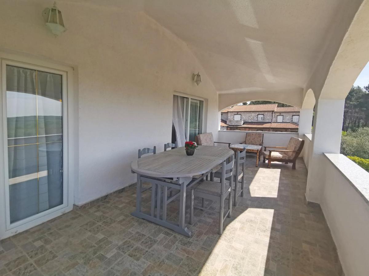 Apartman Luna Sveti Lovrec Pazenaticki Екстер'єр фото